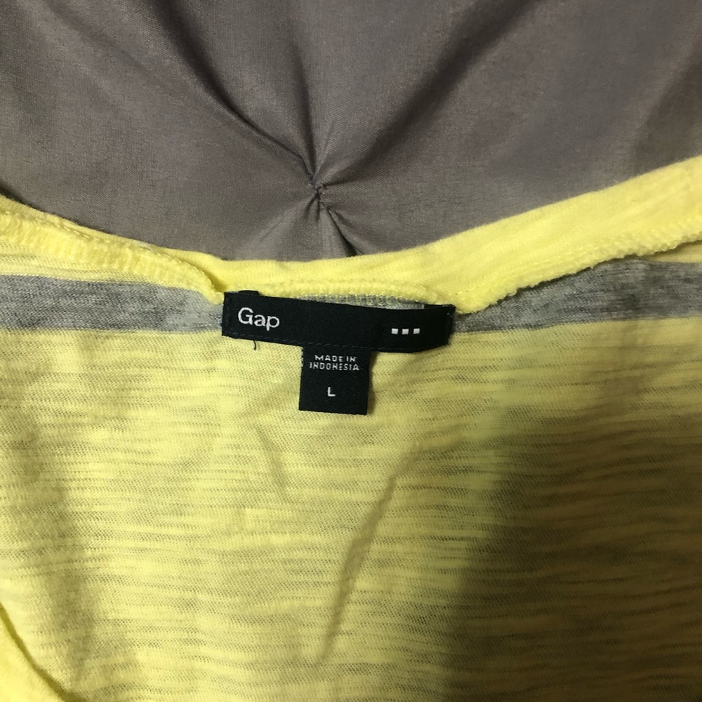 yellow t-shirt